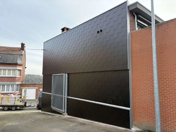 En ardoise naturelle ou artificielle, en panneaux ou en planchettes, ...   Il existe une multitude de produits pour protéger vos murs exposés et personnaliser l’apparence de votre maison selon vos envies.